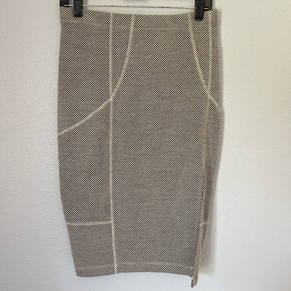 ⭐️ Skirt. Collection. Costa Blanca. Size Medium. 58% polyester. - Picture 2 of 5